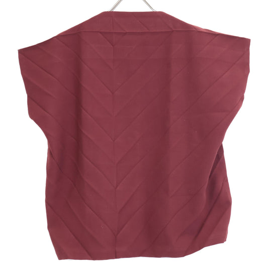 me ISSEY MIYAKE MI63FK481 Red Square Pleated Top