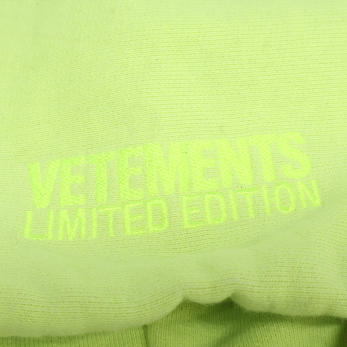 VETEMENTS 维特萌 【23AW】UE54HD200Y Logo印花 渐变色 套头连帽衫 上衣