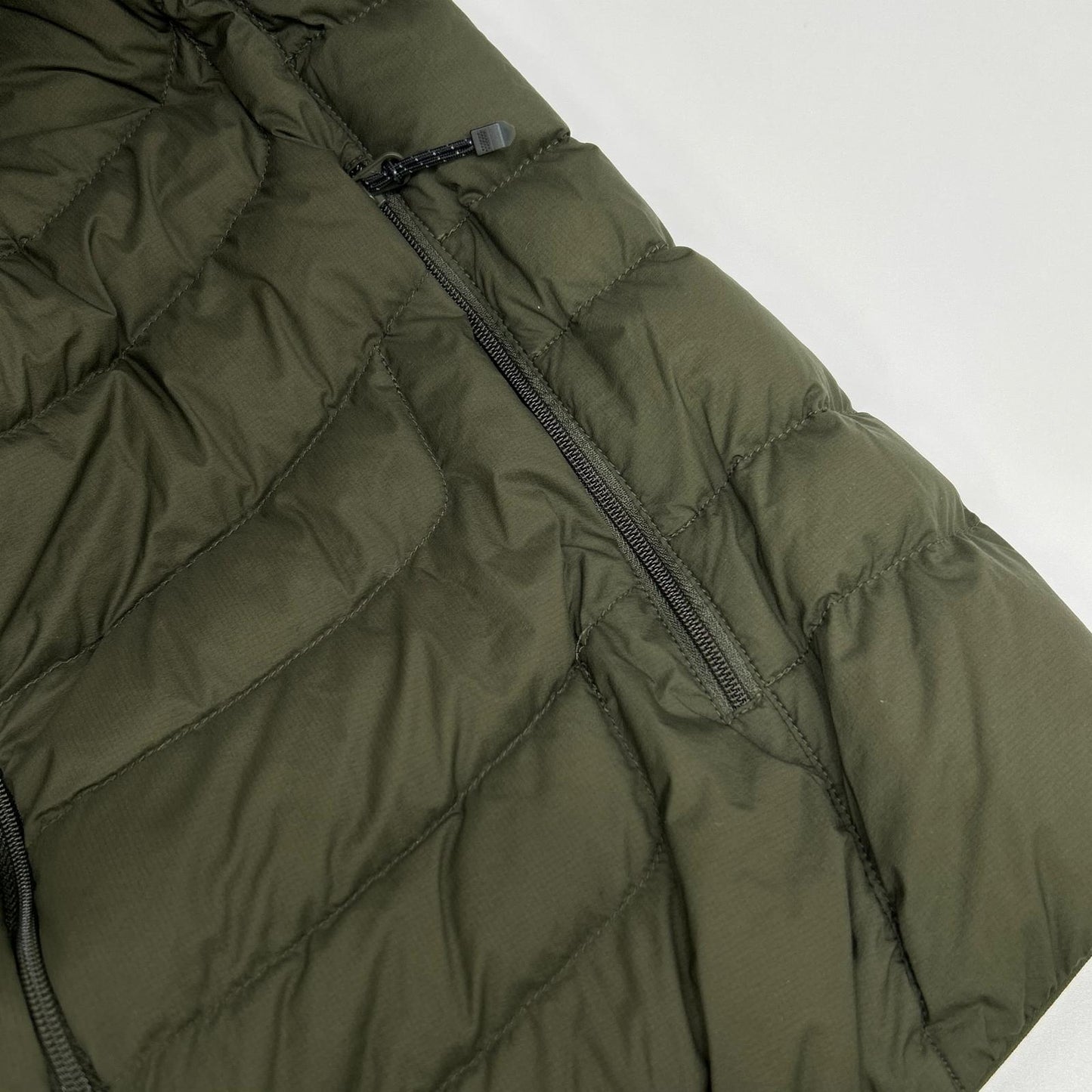 THE NORTH FACE 乐斯菲斯 NYW32013 卡其色 Thunder 圆领夹克 夹克