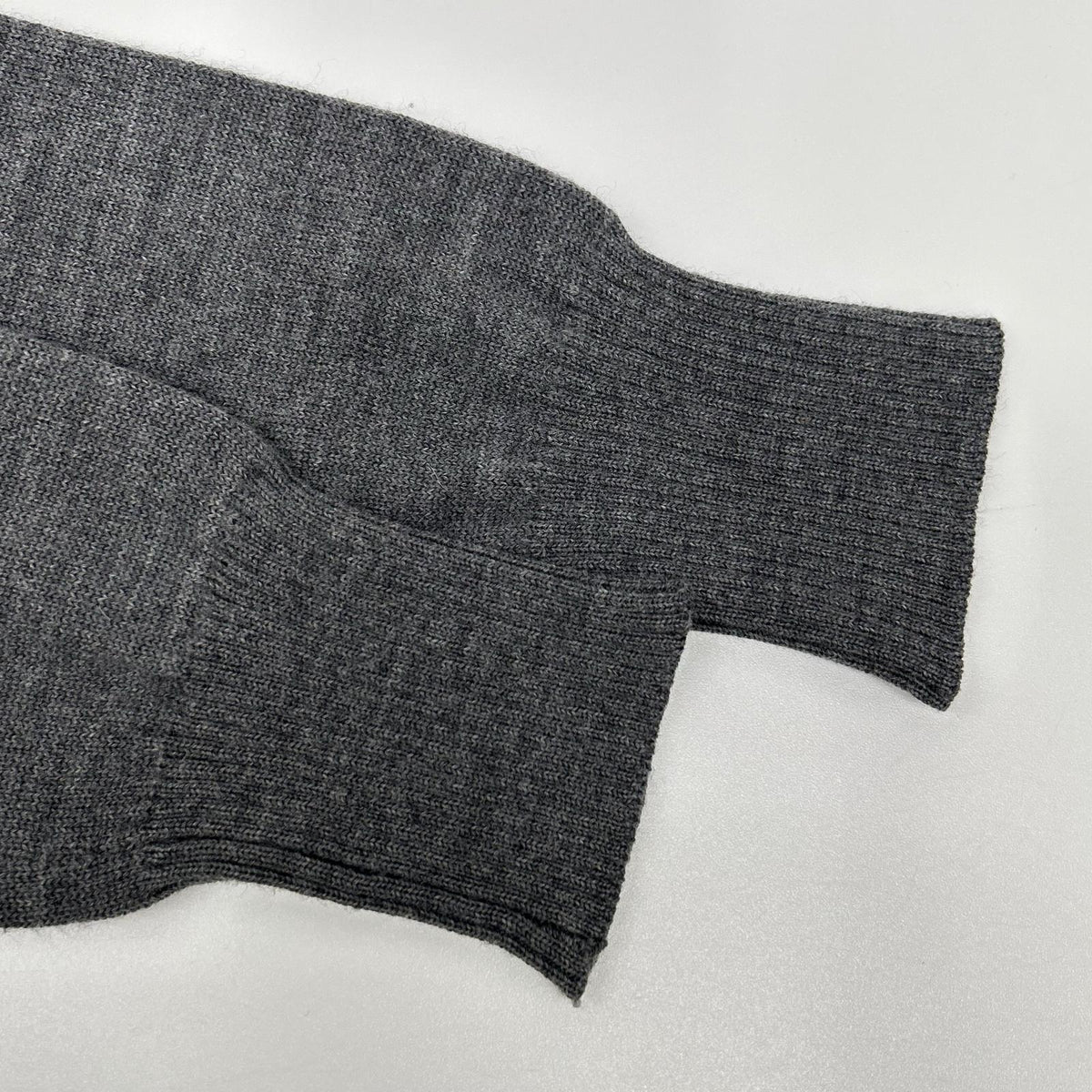 THOM BROWNE トムブラウン FKA243A-00014035 グレー トロンプルイユ ニットプルオーバー トップス
