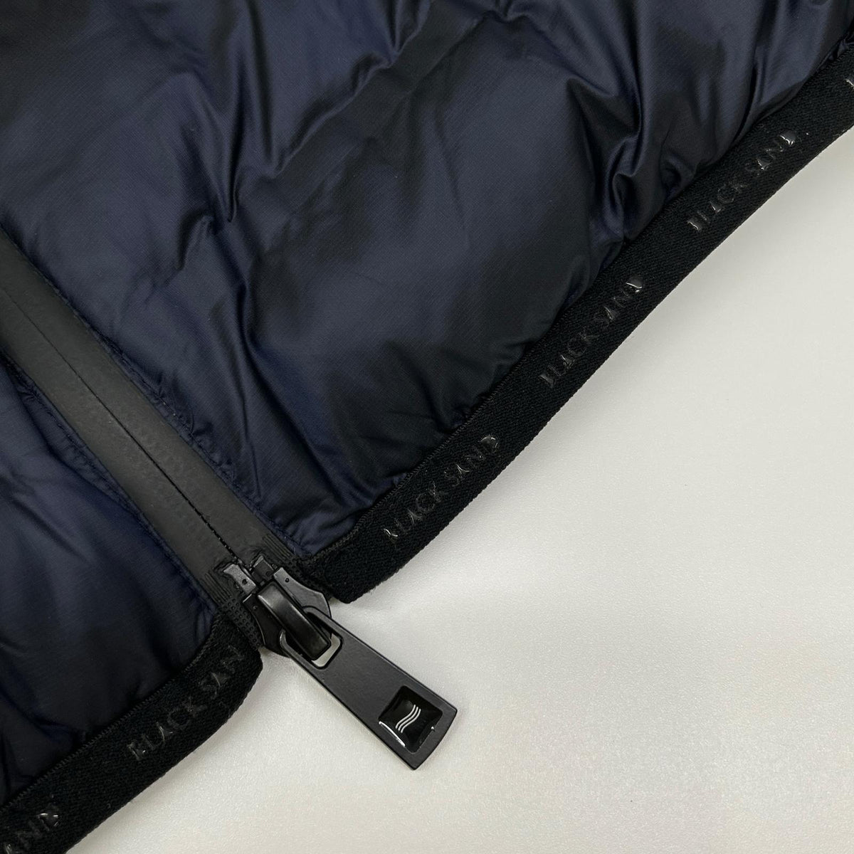 BLACK SAND ブラックサンド M2224306 Navy Padded Jacket Jacket