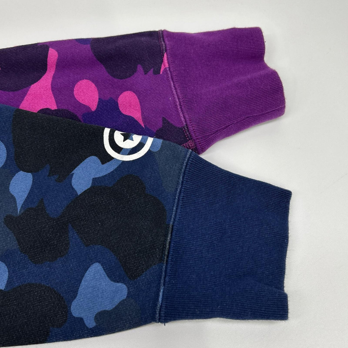 A BATHING APE アベイシングエイプ マルチカラー シャークスウェット トップス