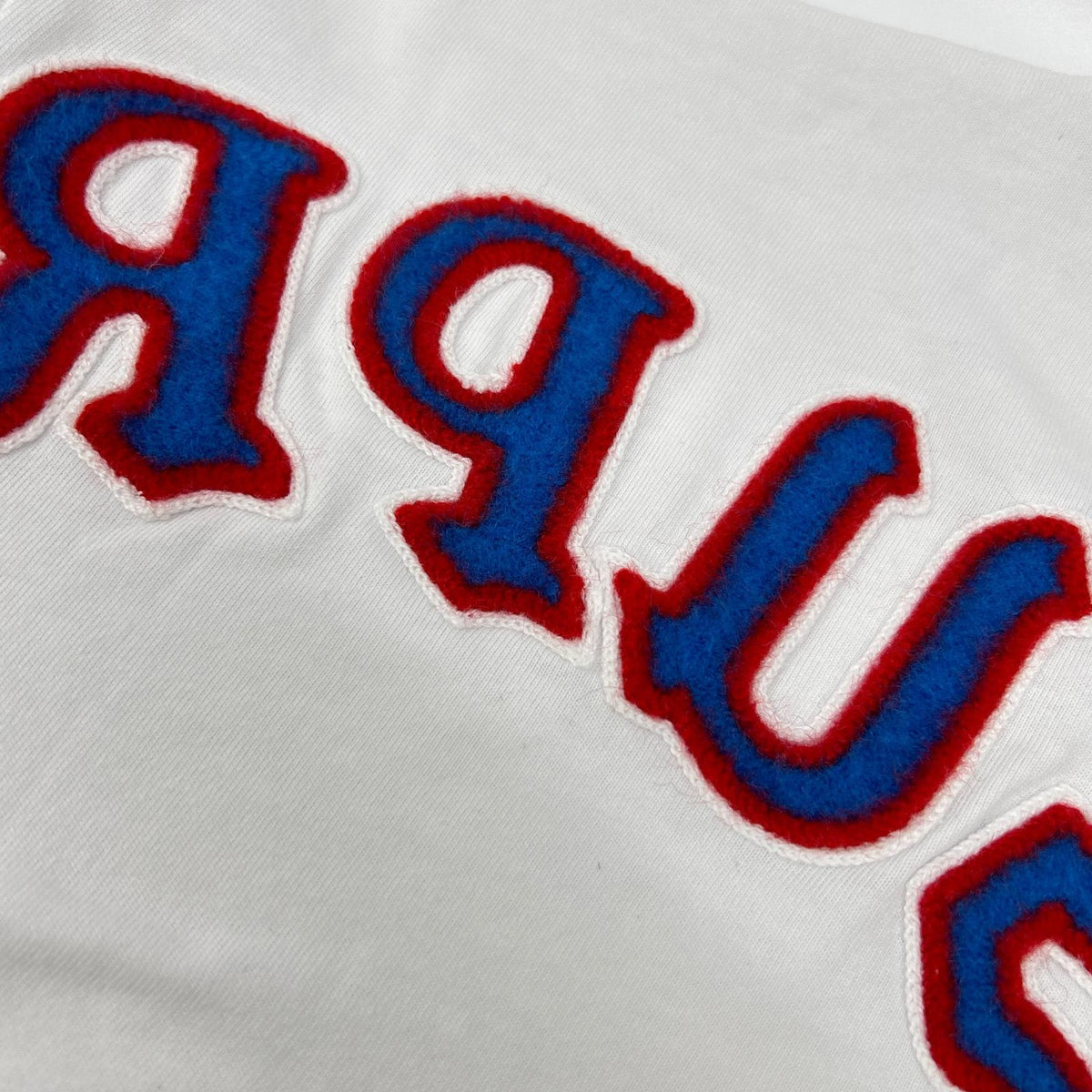 Supreme シュプリーム 25年 ホワイト Brushed Arc S トップス