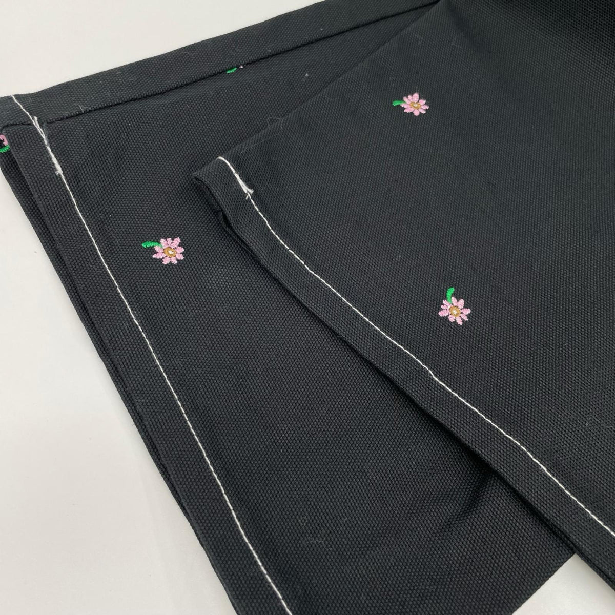 UNIVERSAL OVERALL ユニバーサルオーバーオール 【×NON TOKYO】ブラック 花柄刺繍 ワークパンツ ボトムス