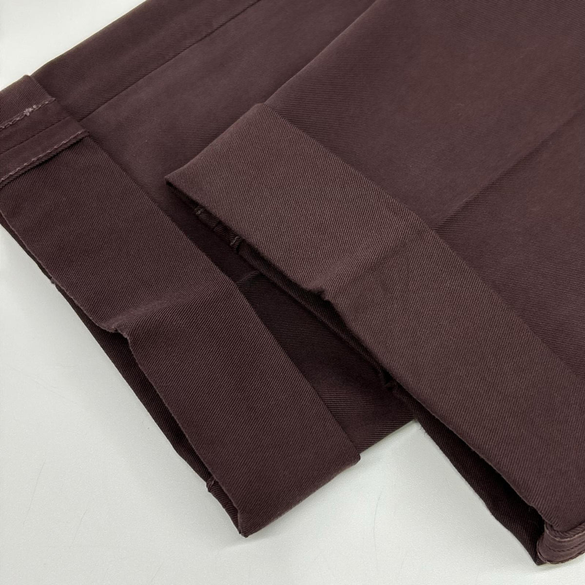 BRUNELLO CUCINELLI ブルネロクチネリ ボルドー コットン チノ センタープレススラックス ボトムス