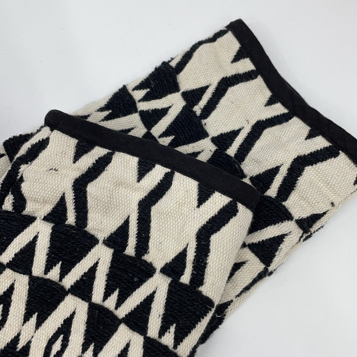 Saramallika Black and white linen blend patterned long coat (no coat)