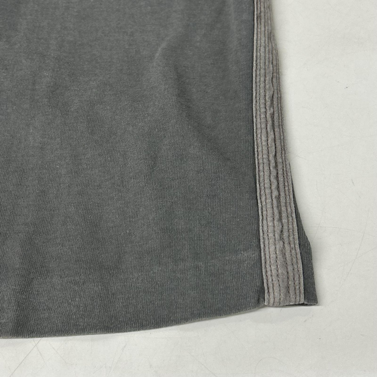 STONE ISLAND ストーンアイランド 38152F46/1250 グレー 20th Taping Tee ロゴ半袖Tシャツ トップス