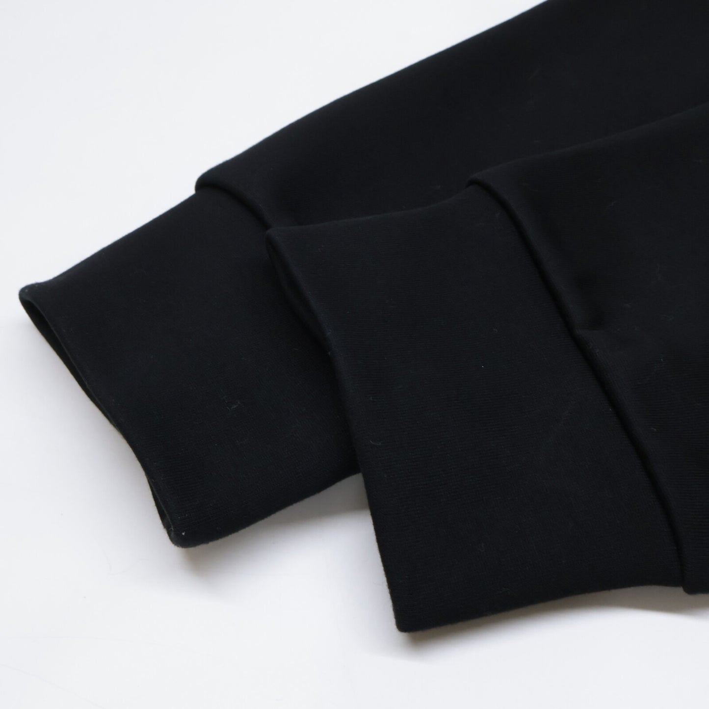 PRADA 普拉达 【美品/国内正品/23年产】UJL35B Re-Nylon 三角徽标牌拼接卫衣/上衣