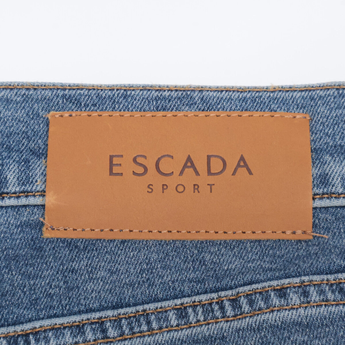 ESCADA エスカーダ 【美品】フラワー刺繍 裾カットオフ デニムパンツ/ ボトムス 44