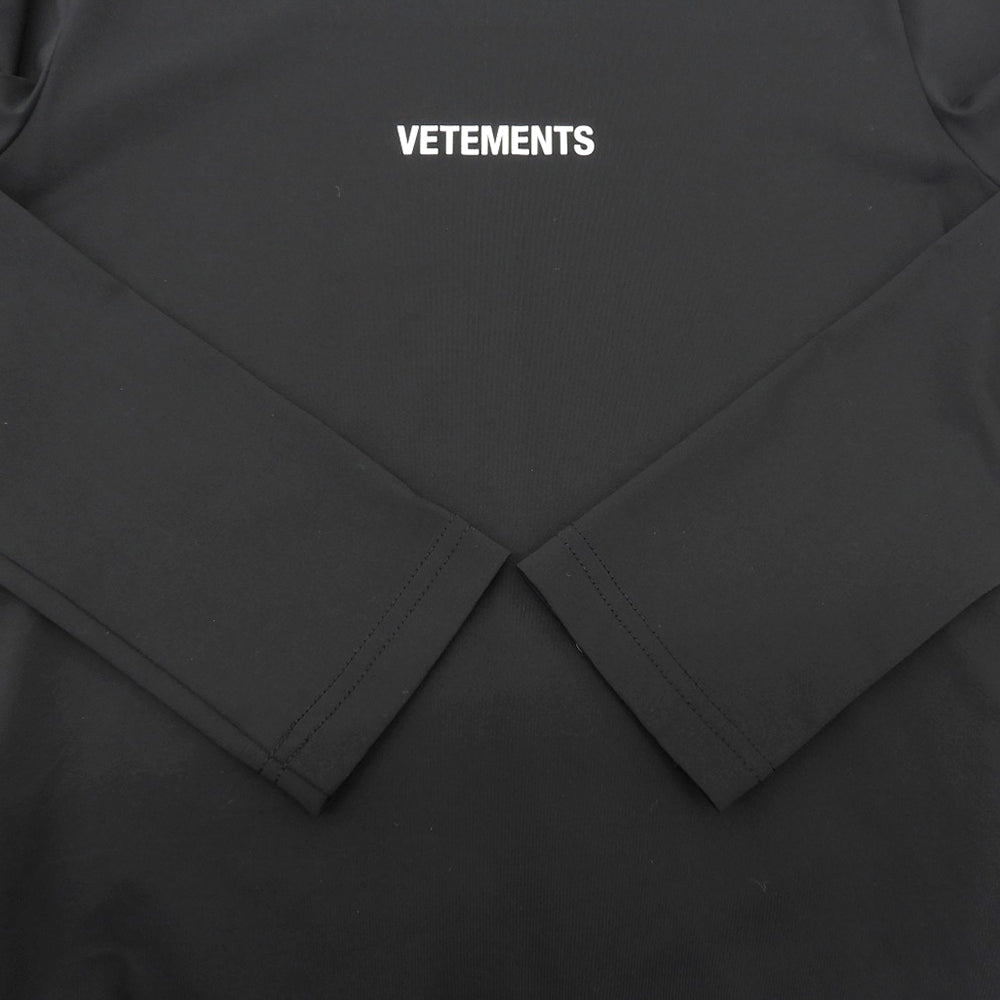 VETEMENTS ヴェトモン 美品 ロゴ フィッテッド ストレッチ トップス メンズ 黒 ブラック S WE51TR130B トップス S