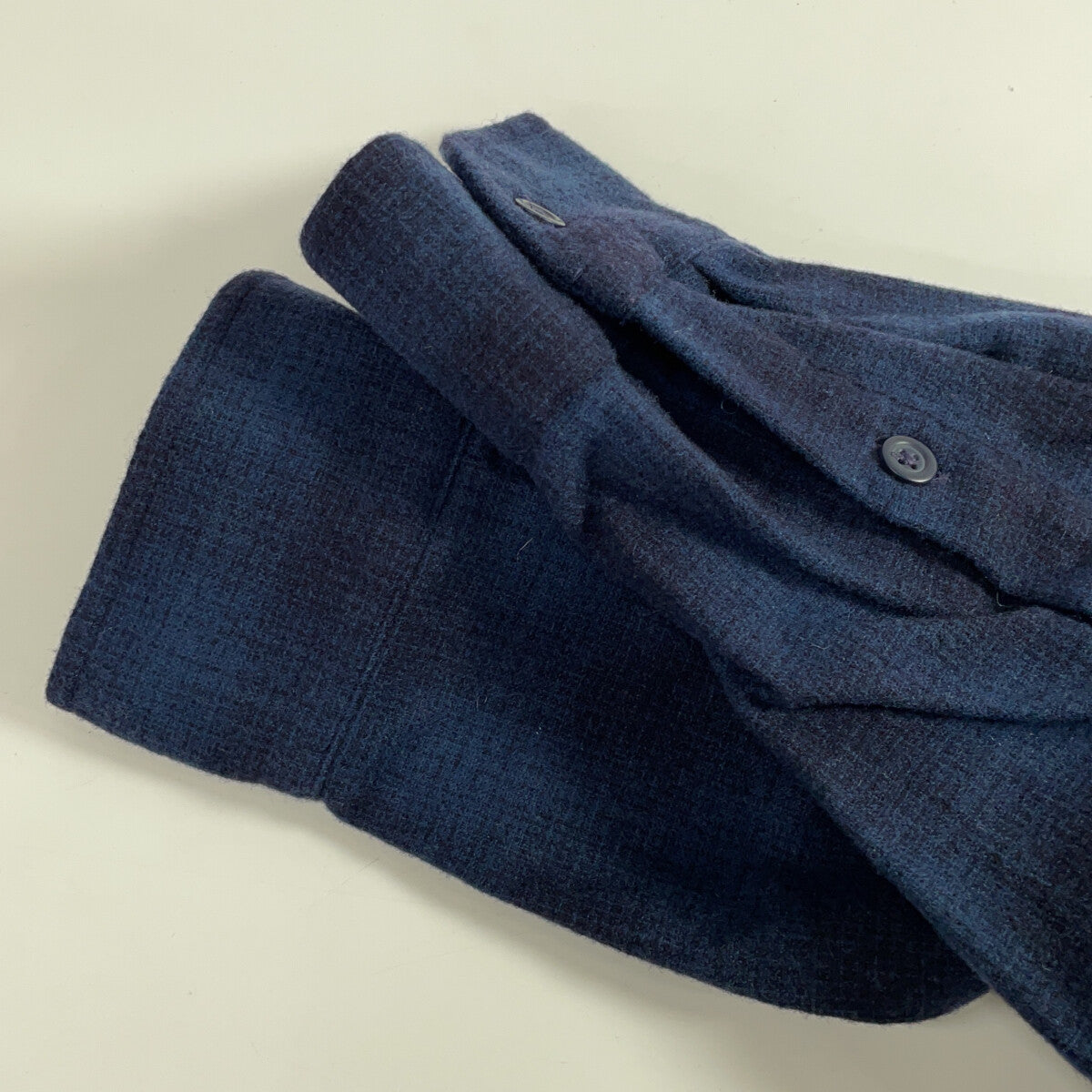 90s~ OUTDOORS MAN Navy 100% Virgin Wool Ombre Plaid Shirt Top S Men's