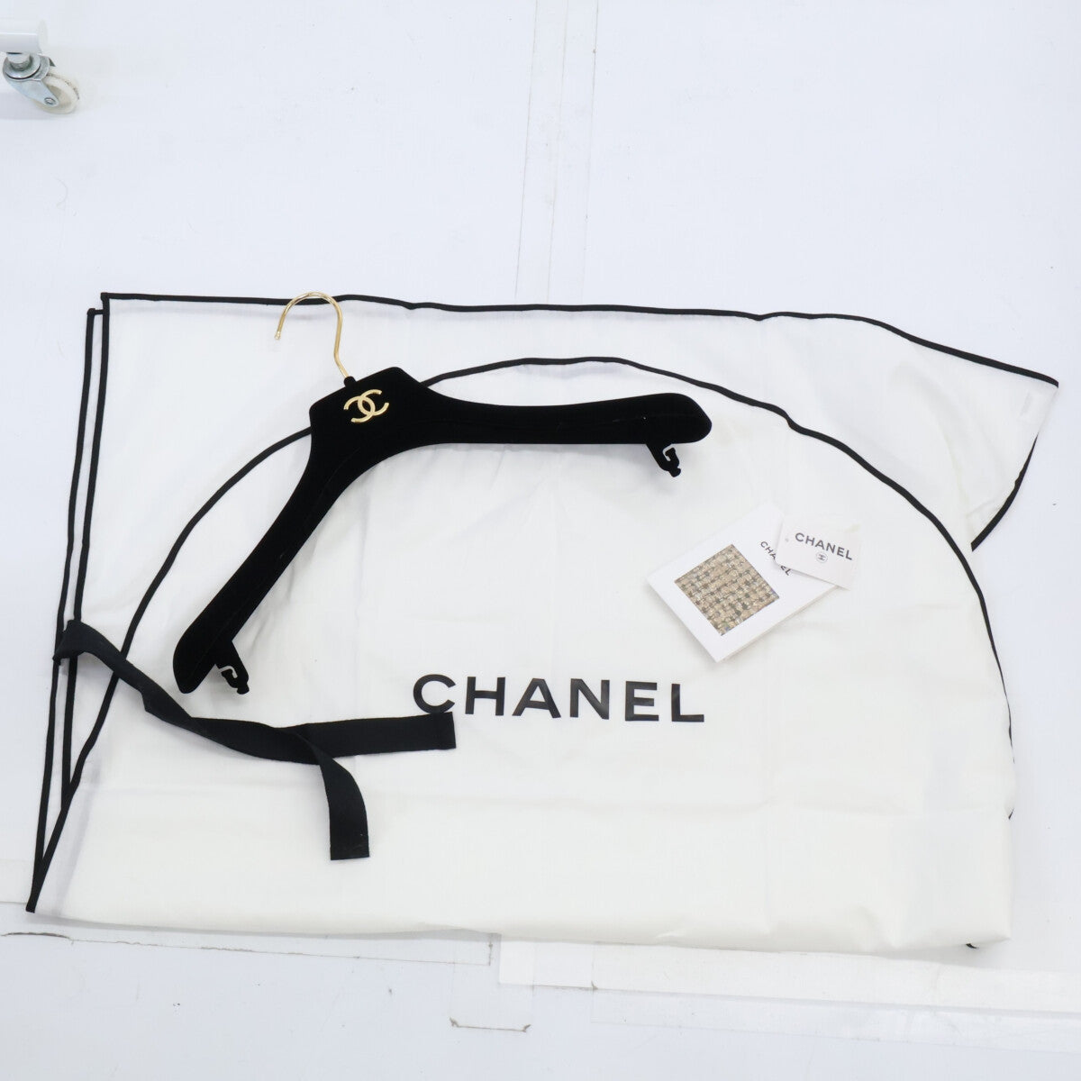 CHANEL シャネル 【美品/国内正規】21A P71081V62249 ツイード ビジューココマークボタン ノーカラージャケット ジャケット