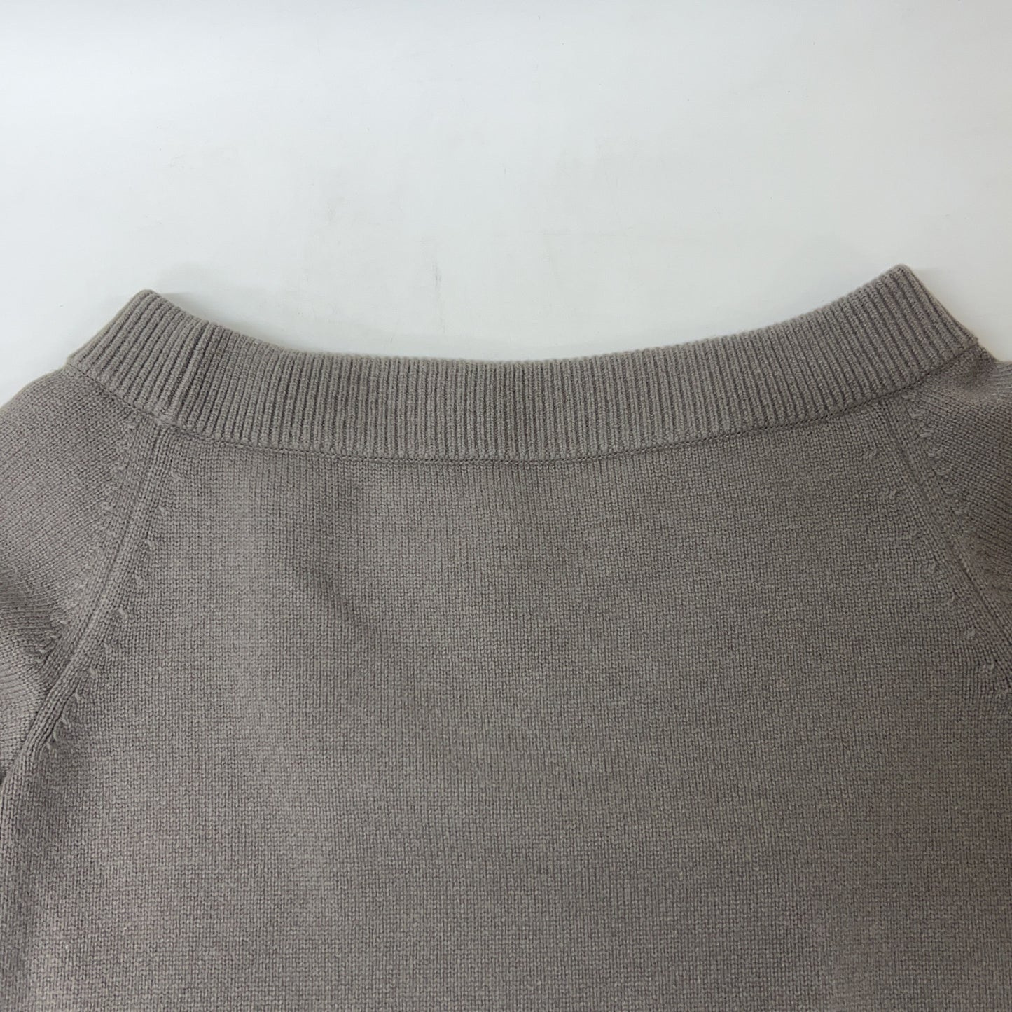 2e MUSEE D'UJI De Deuxieme Musee d'Uji Brown 100% Wool Mid-Gauge V-Neck Knit Top