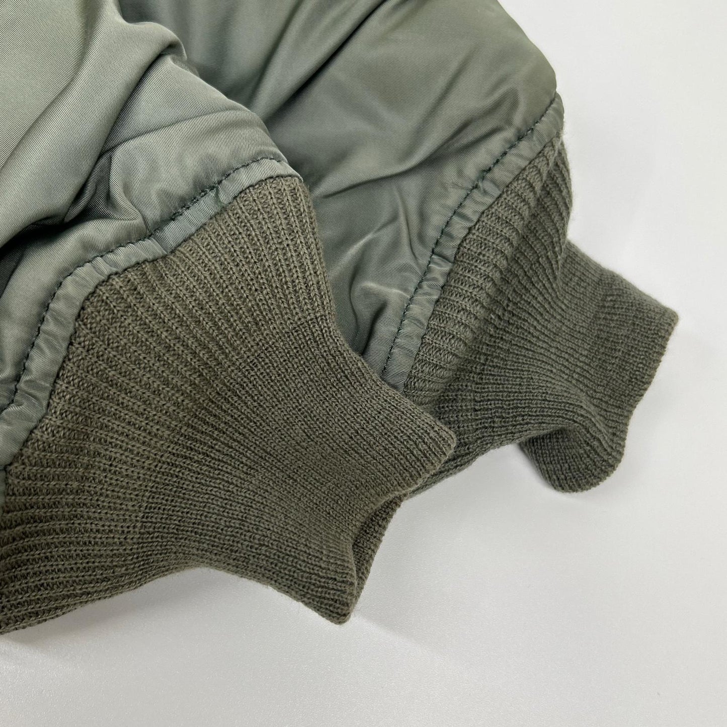 ALPHA INDUSTRIES 阿尔法工业 卡其色 MA-1 1968年复刻款 带补丁飞行夹克 外套
