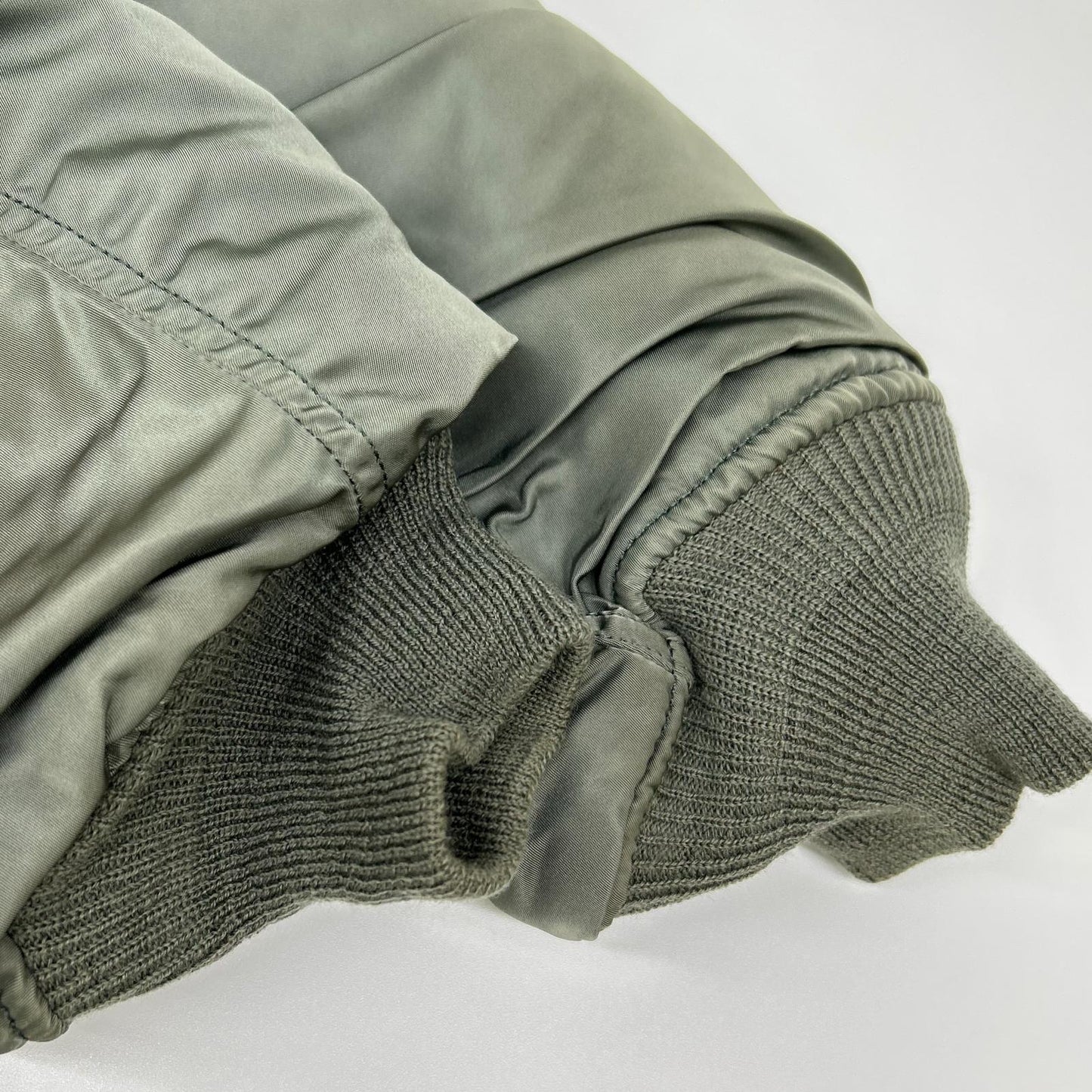 ALPHA INDUSTRIES 阿尔法工业 卡其色 MA-1 1968年复刻款 带徽章飞行夹克 夹克
