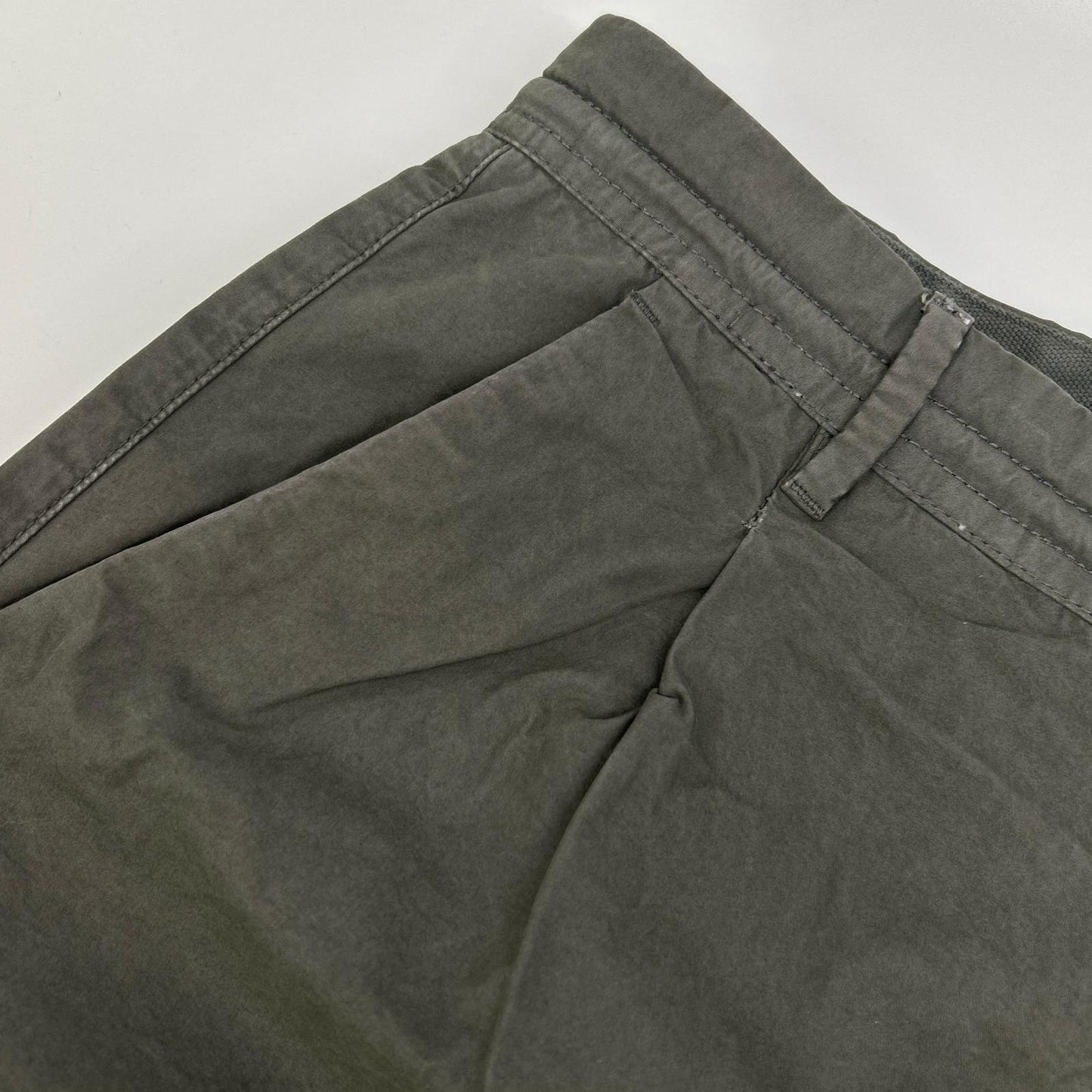 C.P.COMPANY シーピーカンパニー 9CMPA065A カーキ CARGO PT IN MICROPEPS PEACHED ボトムス