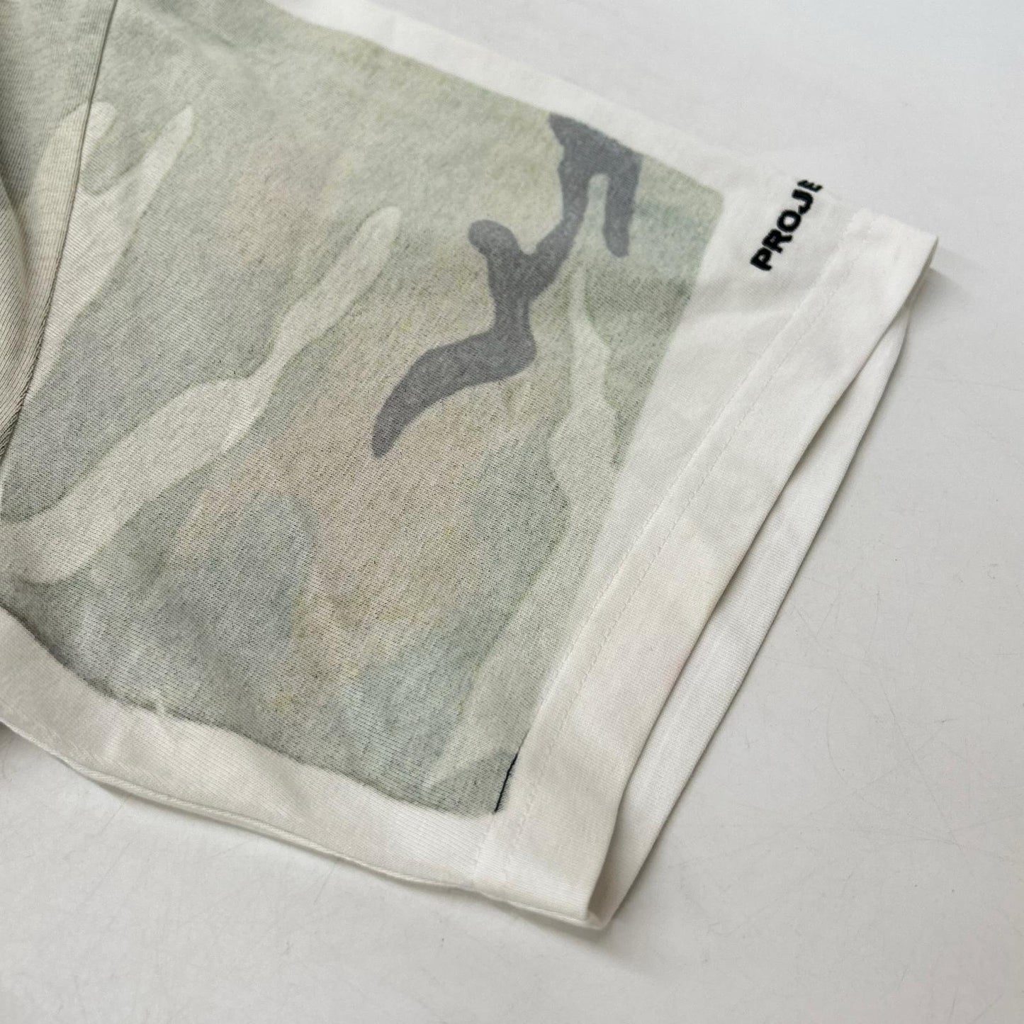 PROJECT G/R プロジェクトジーアール ホワイト×グリーン CAMO TROMPE-L'OEIL T-SHIRT トップス