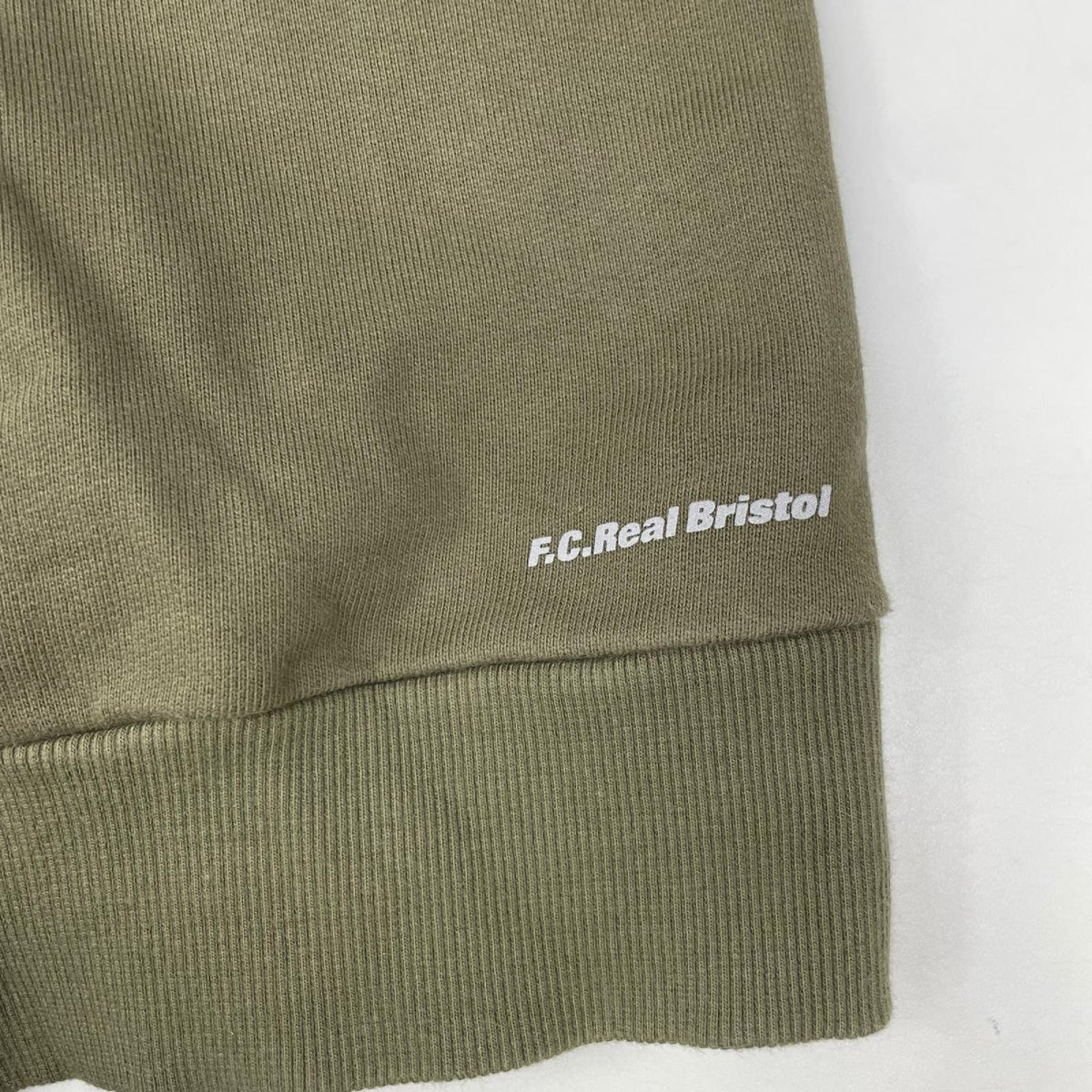 F.C.Real Bristol エフシーリアルブリストル 250077 カーキ クルーネック バギー スウェット カットソー トップス