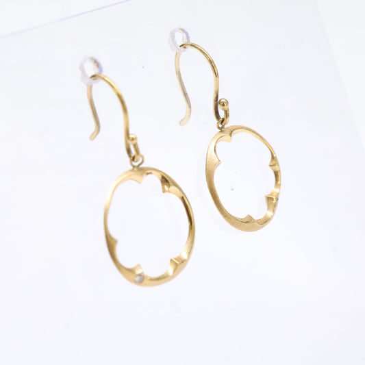 Shaesby シェイスビー K18 フラワーモチーフ サークル ピアス