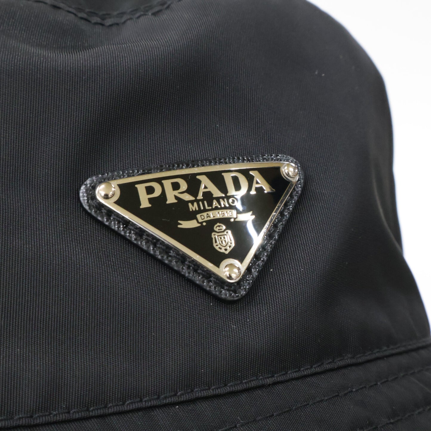 PRADA プラダ 【国内正規】1HC137 Re-Nylon トライアングルロゴ バケットハット 帽子
