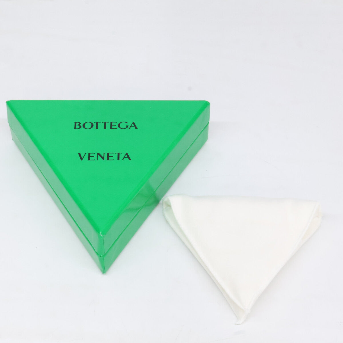 BOTTEGA VENETA Bottega Veneta 707795 VAHU0 8120 Ag925 Oval Hoop Earrings
