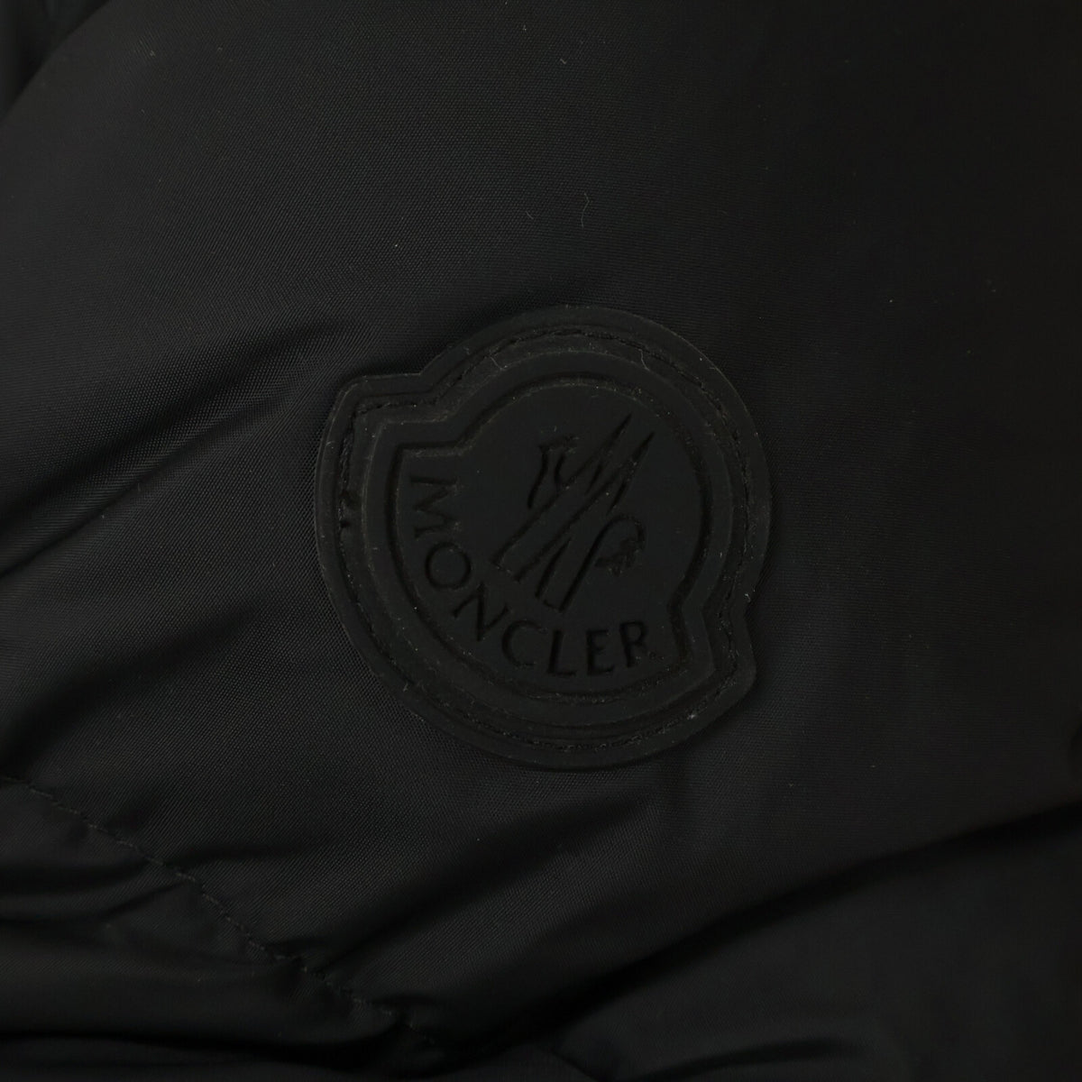 MONCLER モンクレール 【23年製】MONTCLAR モンクラ 内側ロゴ刺繍グログランテープ フーディダウンジャケット ジャケット