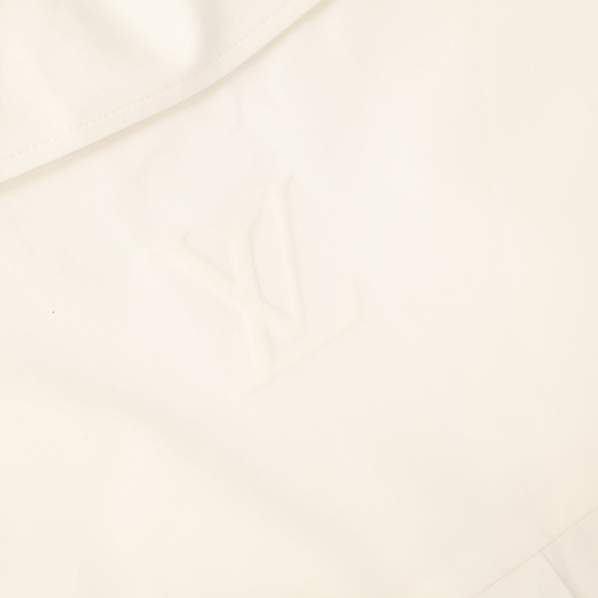 LOUIS VUITTON ルイヴィトン 【国内正規/25年製】RM251M AS1 HSS75W エンボスロゴ ショートスリーブシャツ トップス
