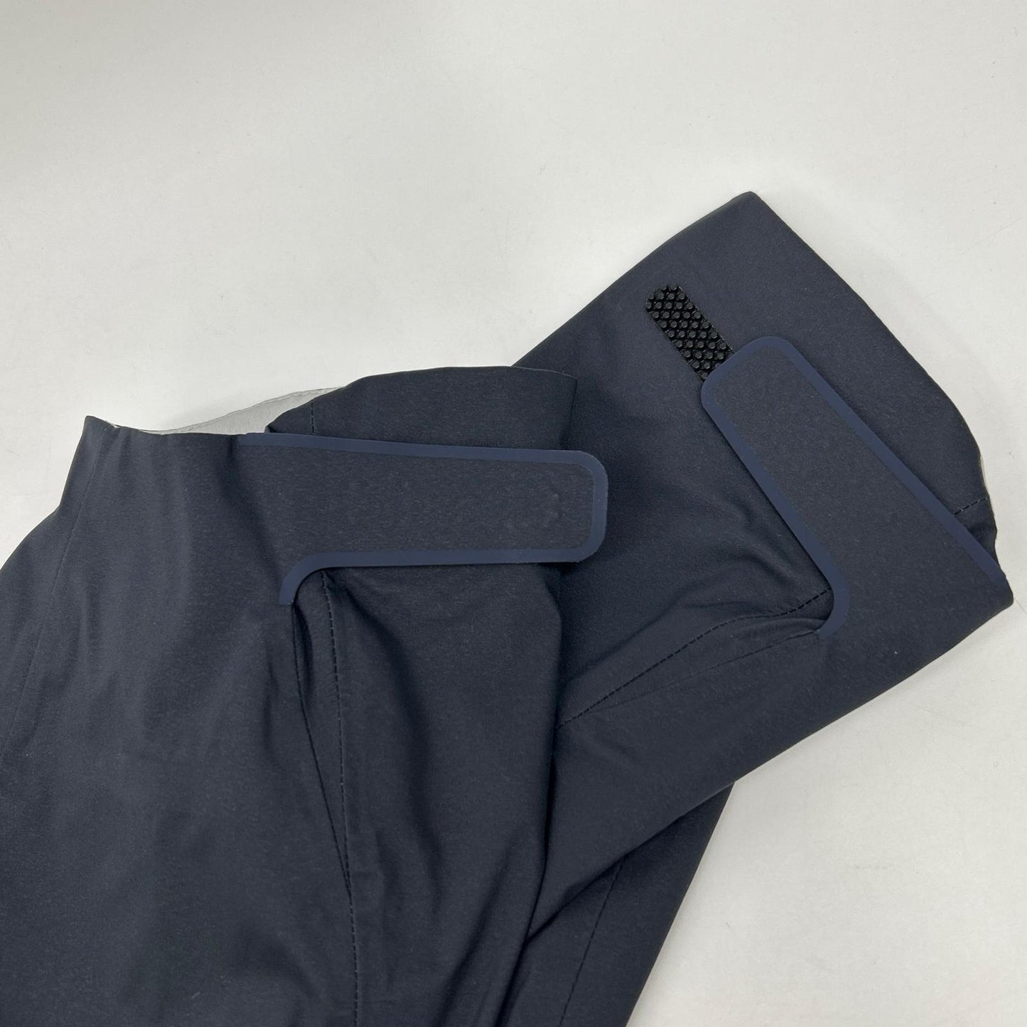 DESCENTE 迪桑特 DU4FWBA2M 24AW 黑色 ALLTERRAIN CREAS 硬壳夹克 夹克