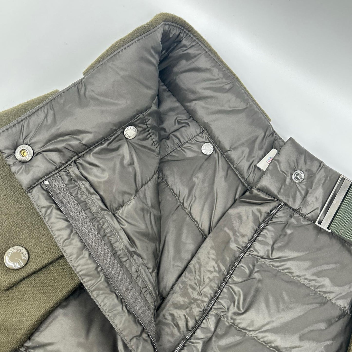 MONCLER モンクレール 15年 カーキ ダウン切り替え ウール ショートパンツ ボトムス