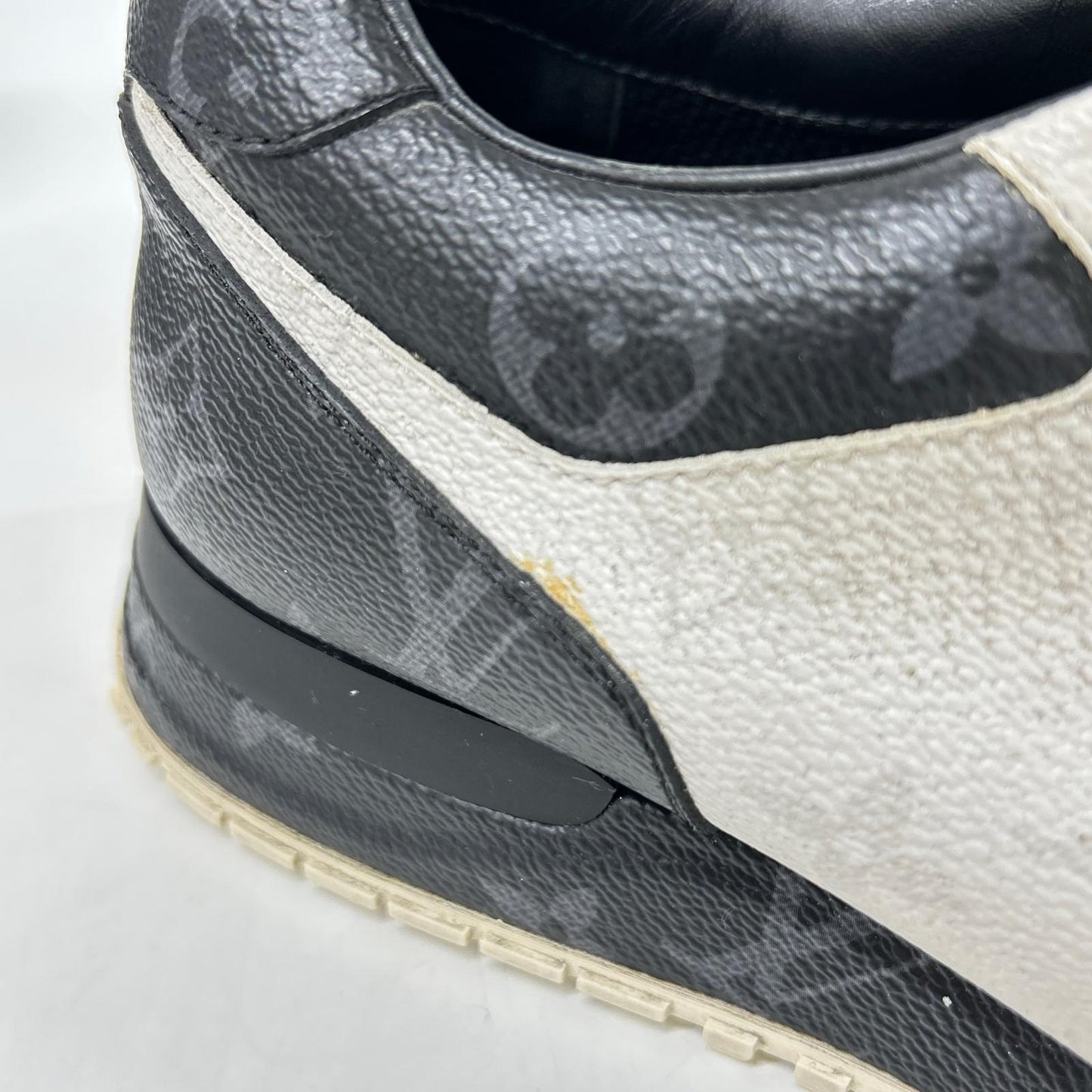 LOUIS VUITTON ルイヴィトン ランアウェイ モノグラム スニーカー シューズ