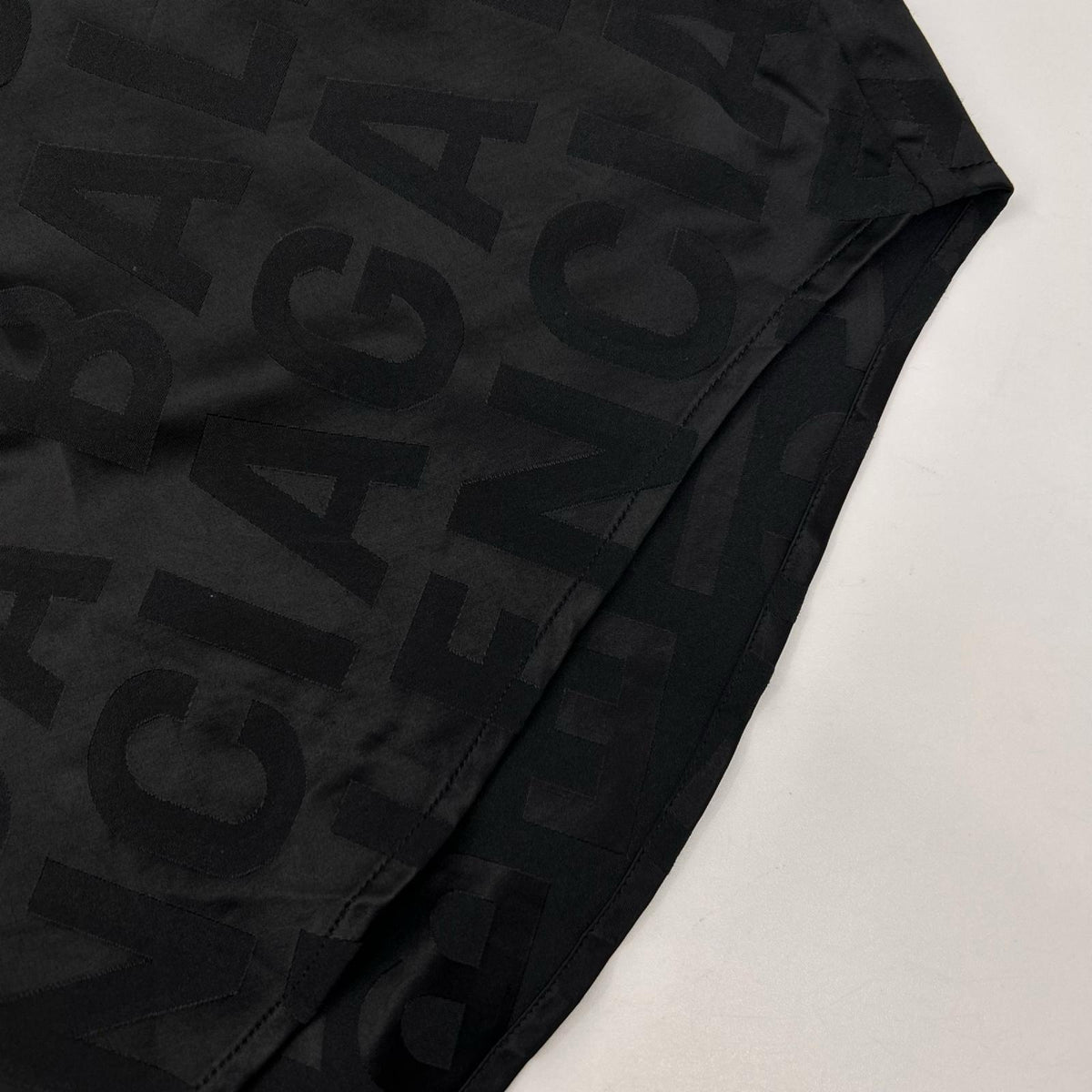 BALENCIAGA バレンシアガ 【HOMEWEAR】22年 681812 ブラック 長袖 総柄シャツ トップス