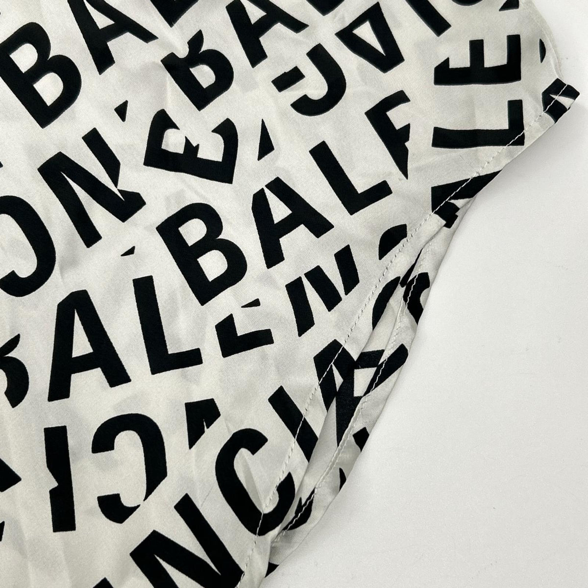 BALENCIAGA バレンシアガ 【WARDROBE】22年 662983 ホワイト 長袖シャツ トップス