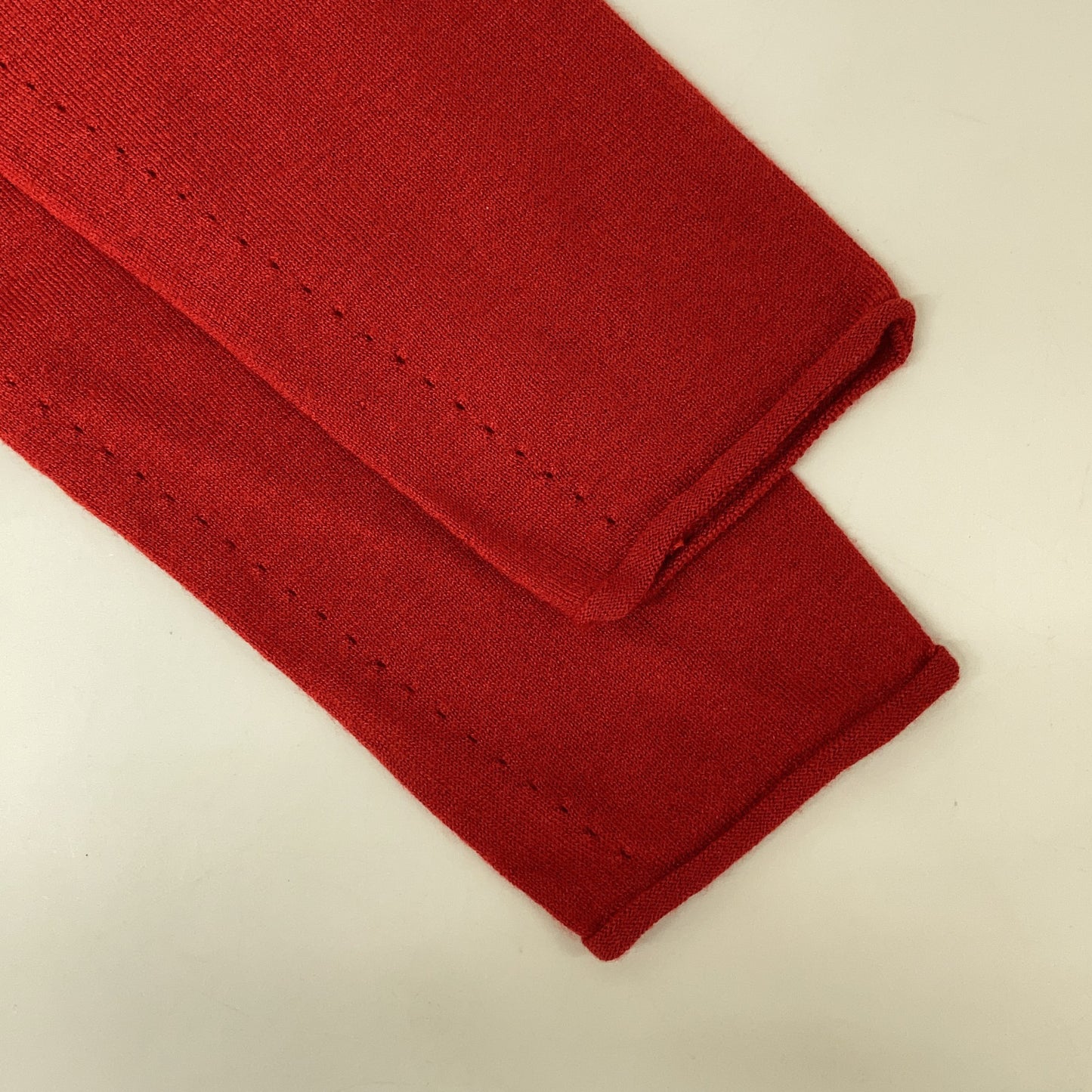 TOYOBOSHI トウヨウボウシ 糸衣 AMARA 09IT-SC0002 レッド シルクカシミヤ タートルネック ニット トップス 1