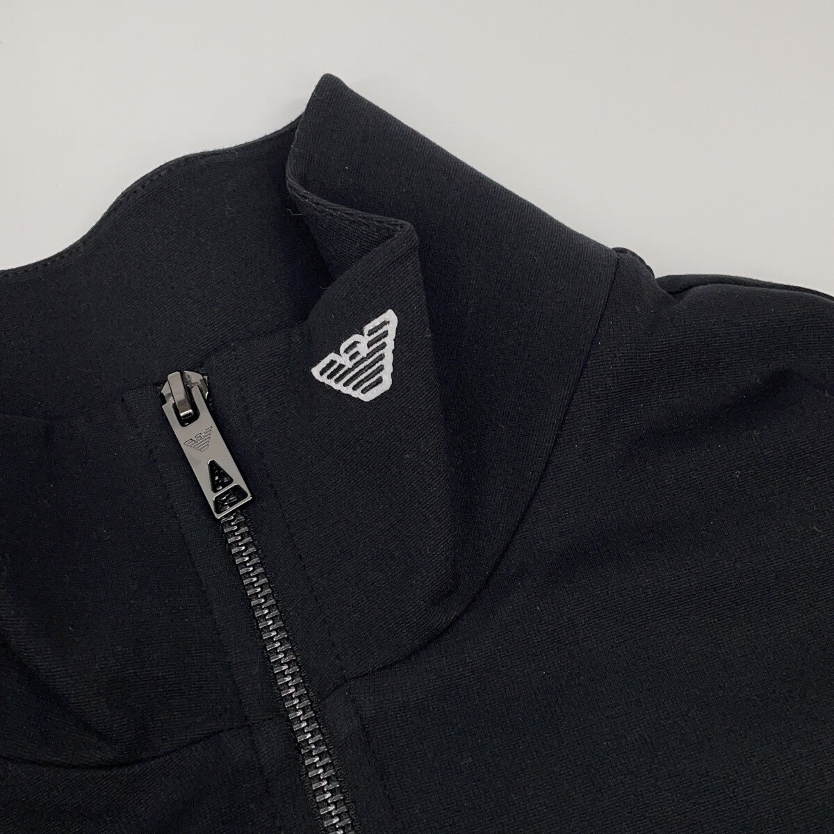 EMPORIOARMANI エンポリオアルマーニ EM004747 ブラック モックネックセーター ジャージー パーシャルジップ トップス