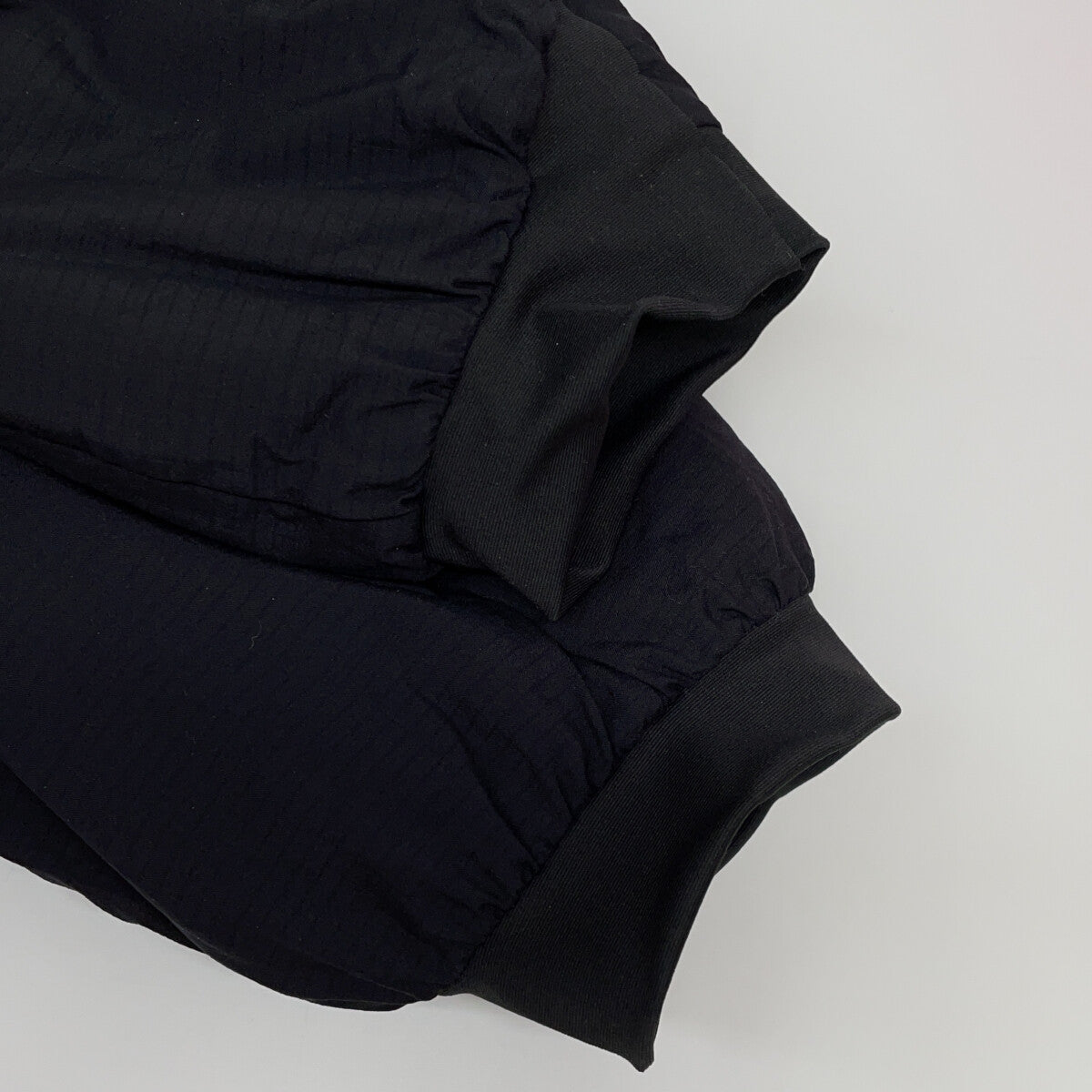 ARC'TERYX 始祖鸟 23年 X000007302 黑色 ATOM HEAVY WEIGHT HOODY 夹克 XS