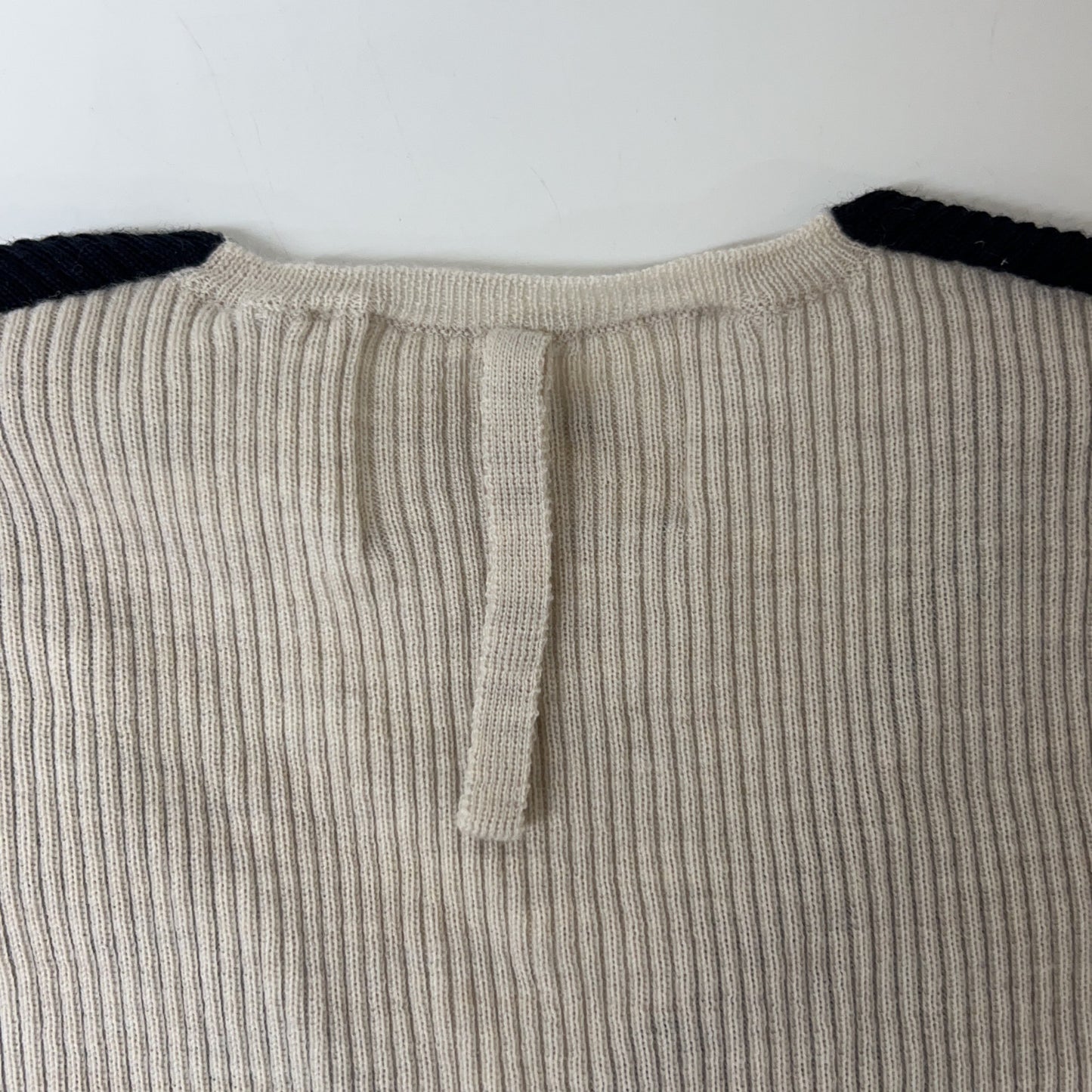 BEIGE ベイジ ベージュ×ブラック LA MONNAIE Vネックニット トップス 4 レディース