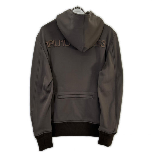 1piu1uguale3 ウノピゥウノウグァーレトレ MRB696 ブラウン TRAVEL ZIP PARKA トップス