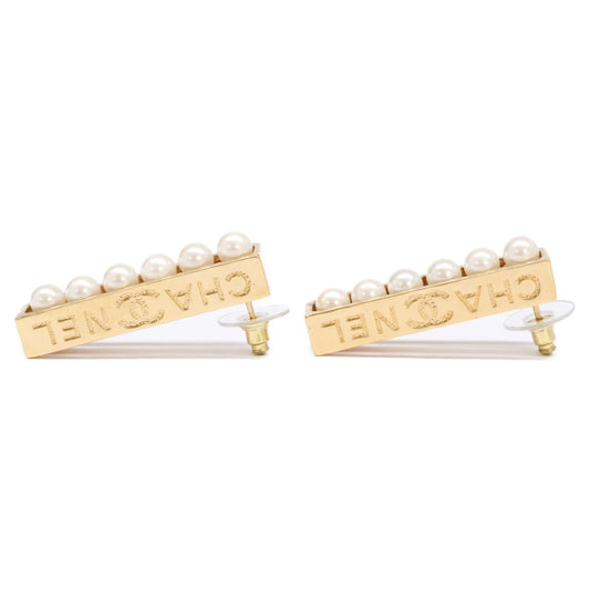 CHANEL シャネル 美品 B23 K 6Pパール ロゴプレート ピアス