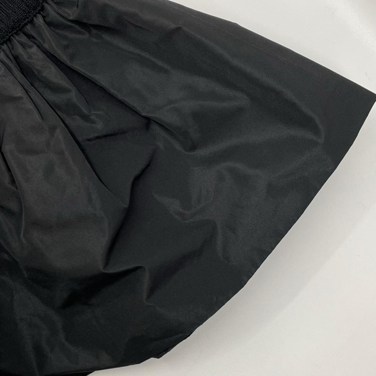 PATOU パトゥ KN2738040999B ブラック ウール&ファイユ ラッフルヘム リブ セーター トップス