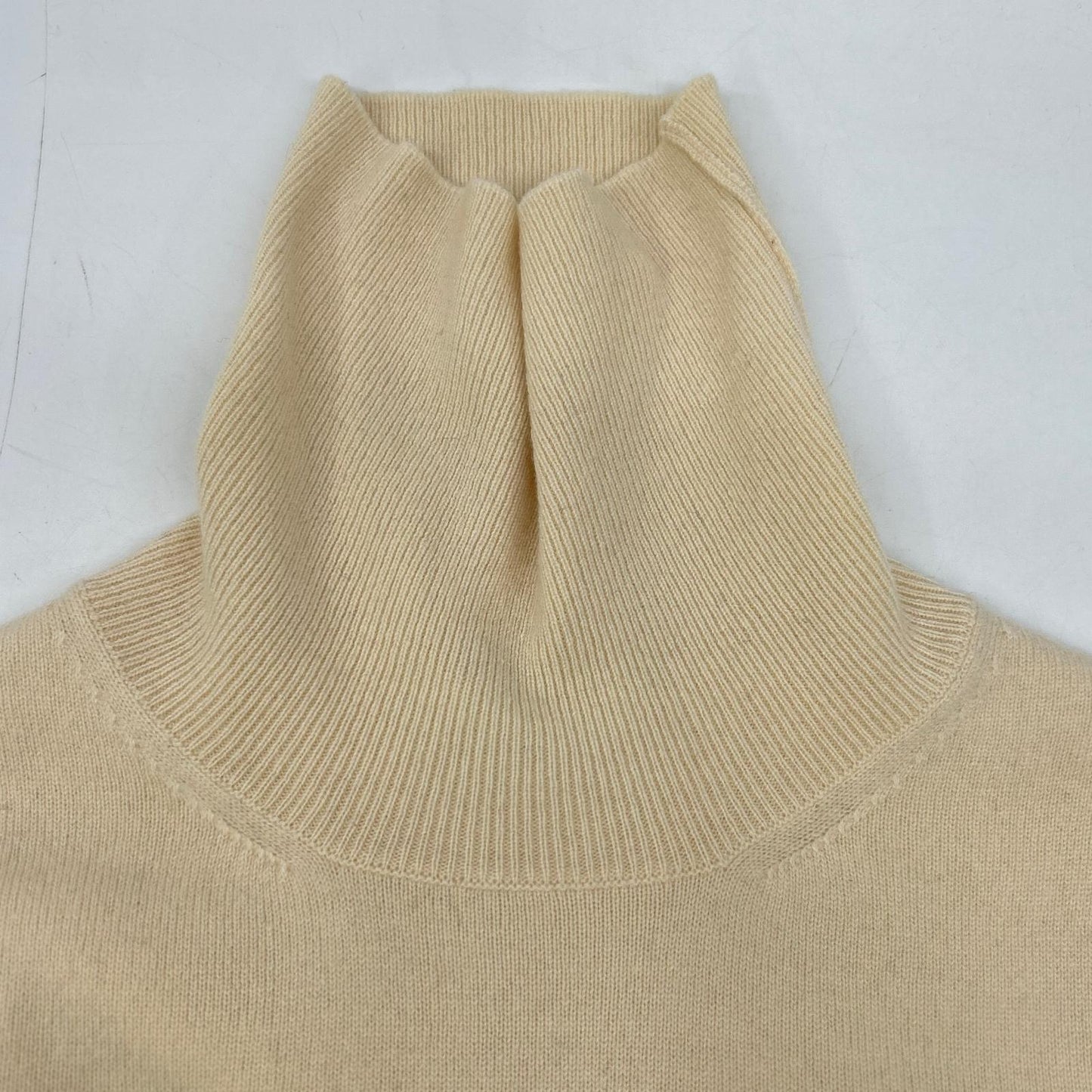 Cruciani JD2102 Beige Cashmere High-Gauge High-Neck Knit Top