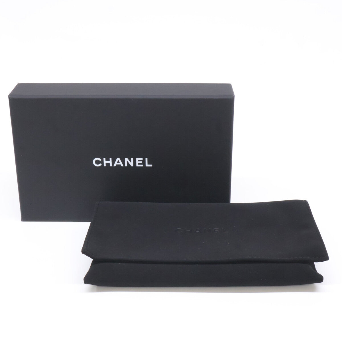 CHANEL シャネル 新品同様 25S ココマーク ラムスキン パスポートケース 二つ折り財布(小銭入れあり)