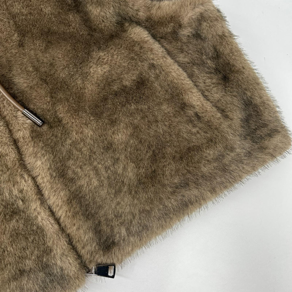 Lou Andrea ルーアンドレア 25-010-570-0006 HOOD VEST エコファー ベスト ベスト