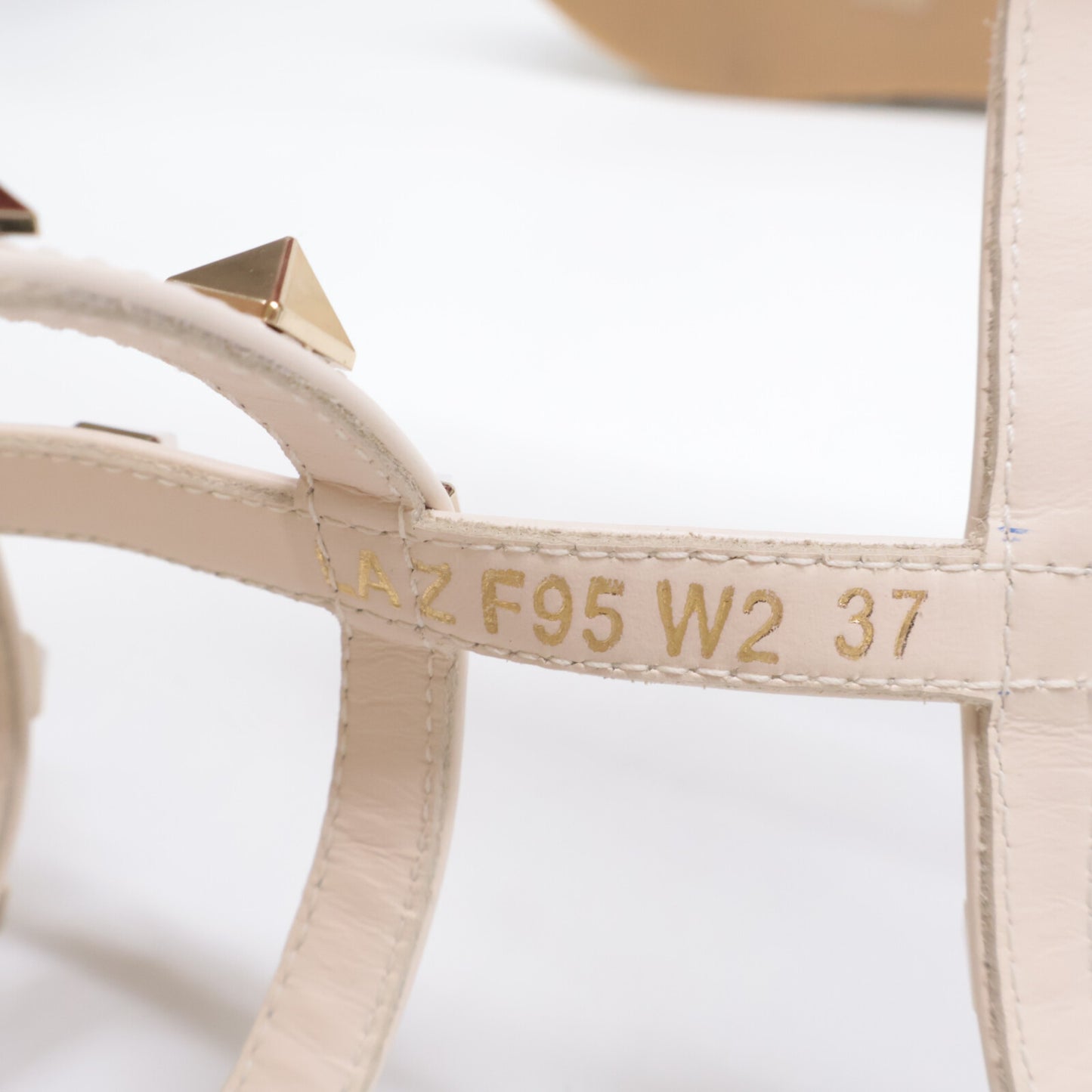 Valentino Garavani ヴァレンティノガラヴァーニ 【美品】ロックスタッズ ストラップ ウェッジソール サンダル/ シューズ 37