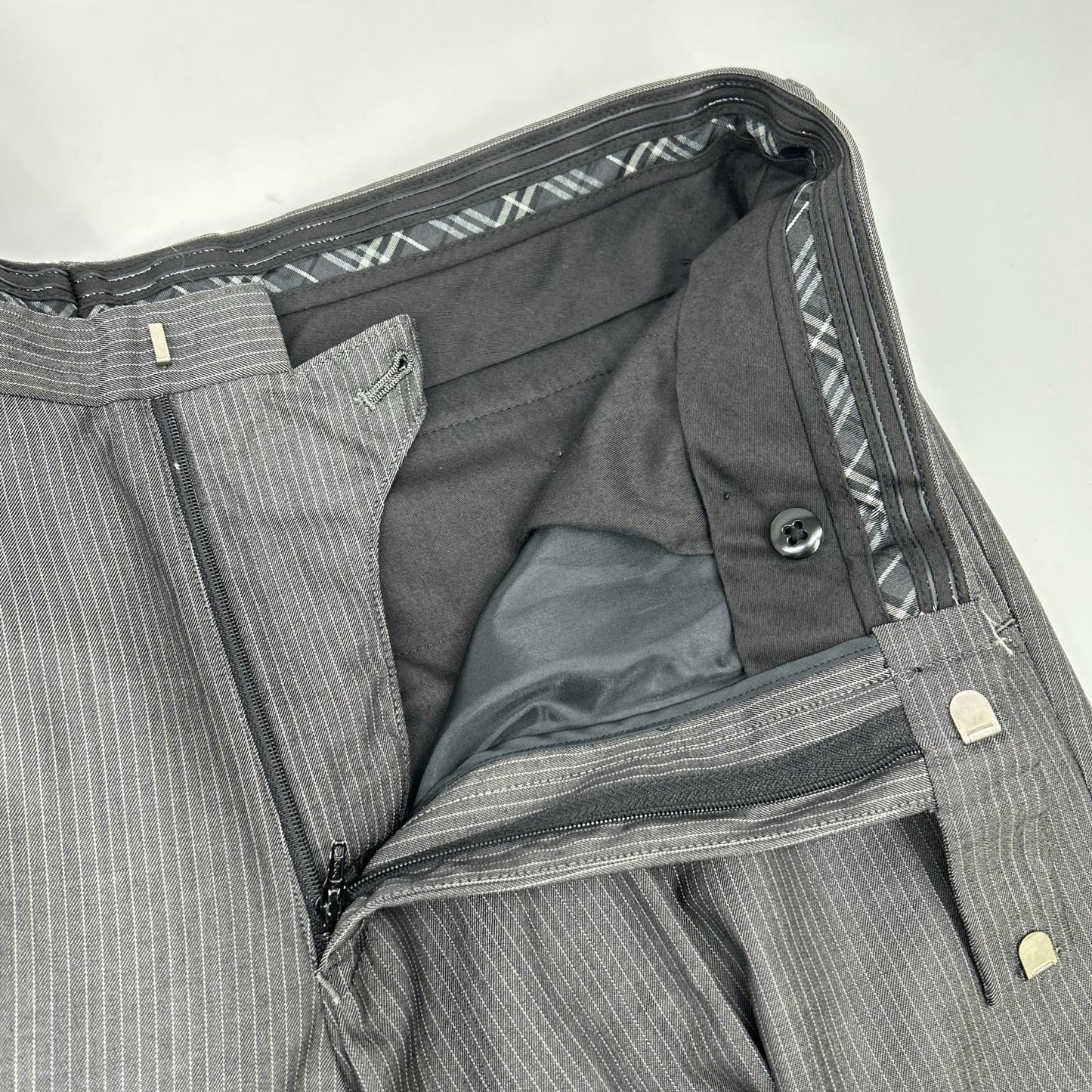 BURBERRY BLACK LABEL 博柏利黑标 炭灰色细条纹 D1H35-810-07 两件套 西服套装