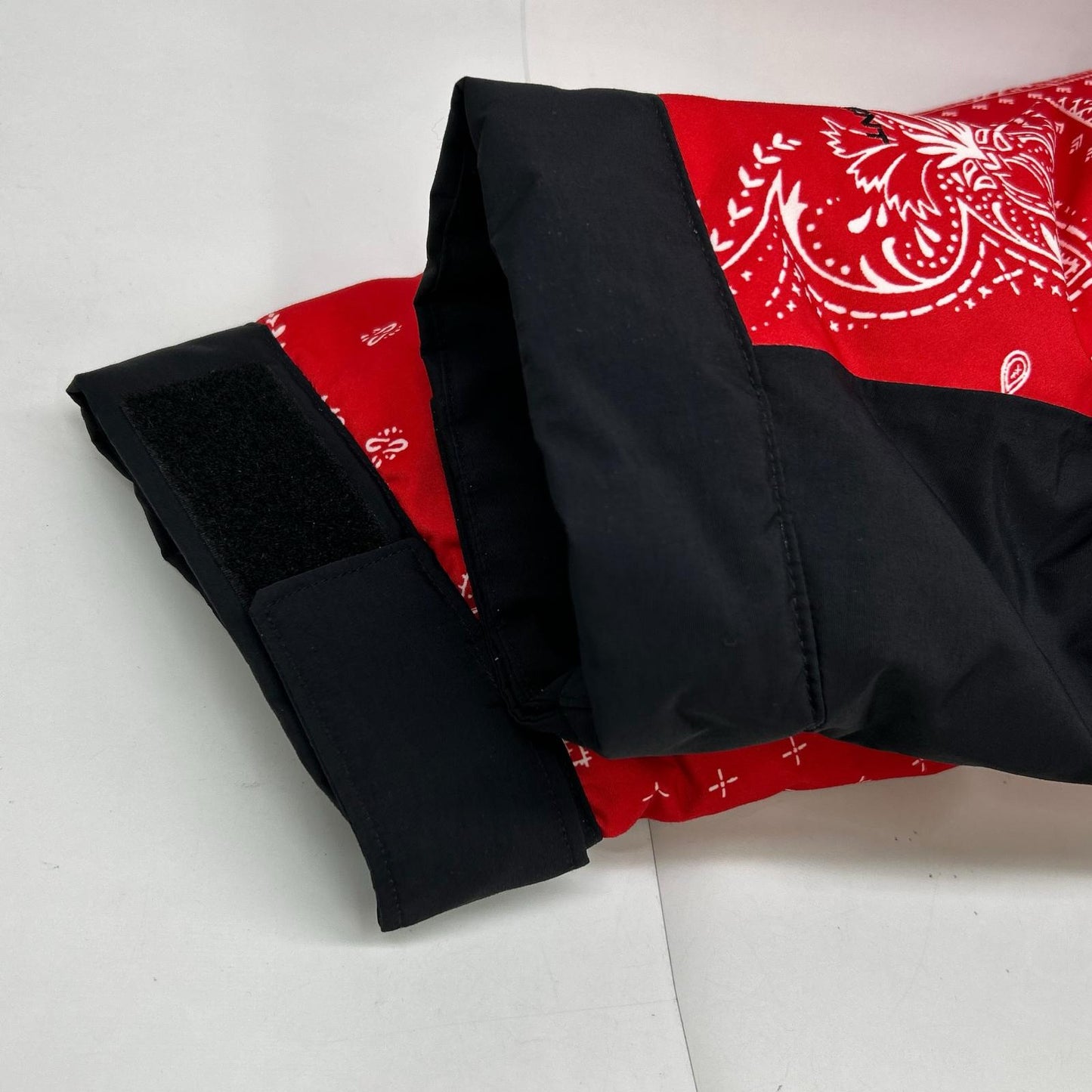 THE NORTH FACE ノースフェイス レッド バンダナ柄 NJ2DN63B ノベルティアルティメットダウンジャケット ジャケット