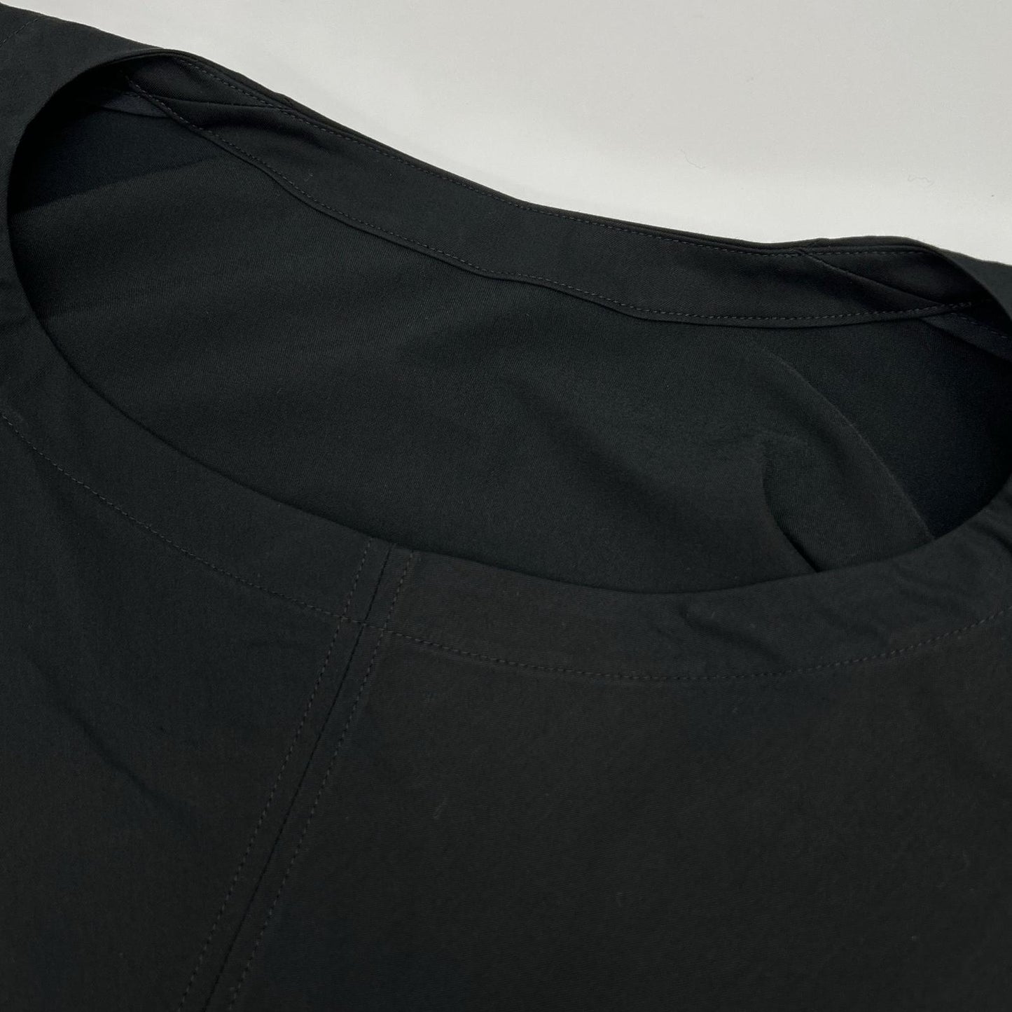 ISSEY MIYAKE Black IM61FJ513 TWISTED DRAPE Top