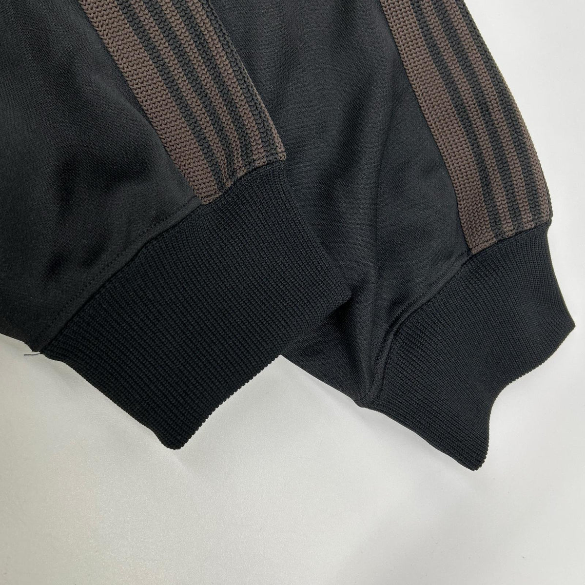 NEPENTHES ネペンテス ブラック/ブラウン PU272 トラック クルーネックシャツ トップス