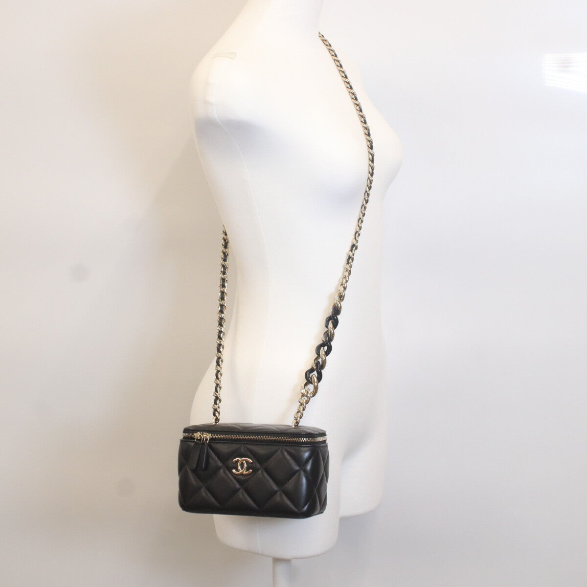 CHANEL Black Lambskin Gold Hardware Big Chain Shoulder Vanity Bag