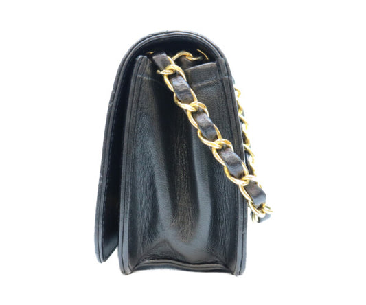 CHANEL シャネル 7番 A03571 黒 ゴールド金具 ターンロック フルフラップ ミニマトラッセ19 ショルダーバッグ
