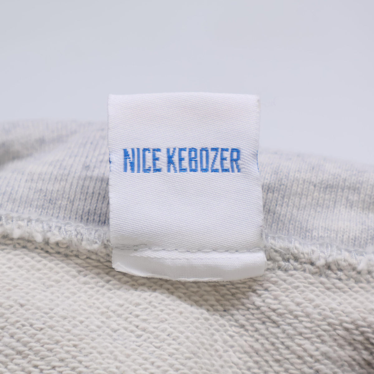 KEBOZ ケボズ グレー 刺繍 プルオーバーフーディ トップス